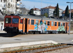 
'7122 027' at Split Station, Croatia, September 2011
